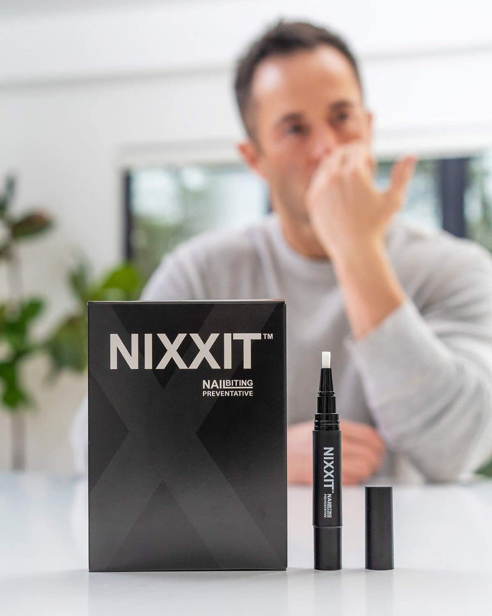 NIXXIT bolígrafo anti mordida con aplicación suave para uñas.