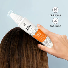 Cheveux gainés par No Nothing Very Sensitive Strong Mousse avec volume visible.
