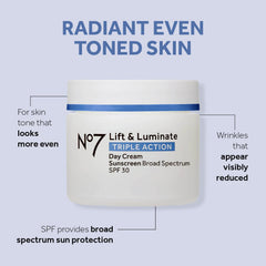 Crema de noche No7 Lift & Luminate con péptidos para cuidado nocturno.