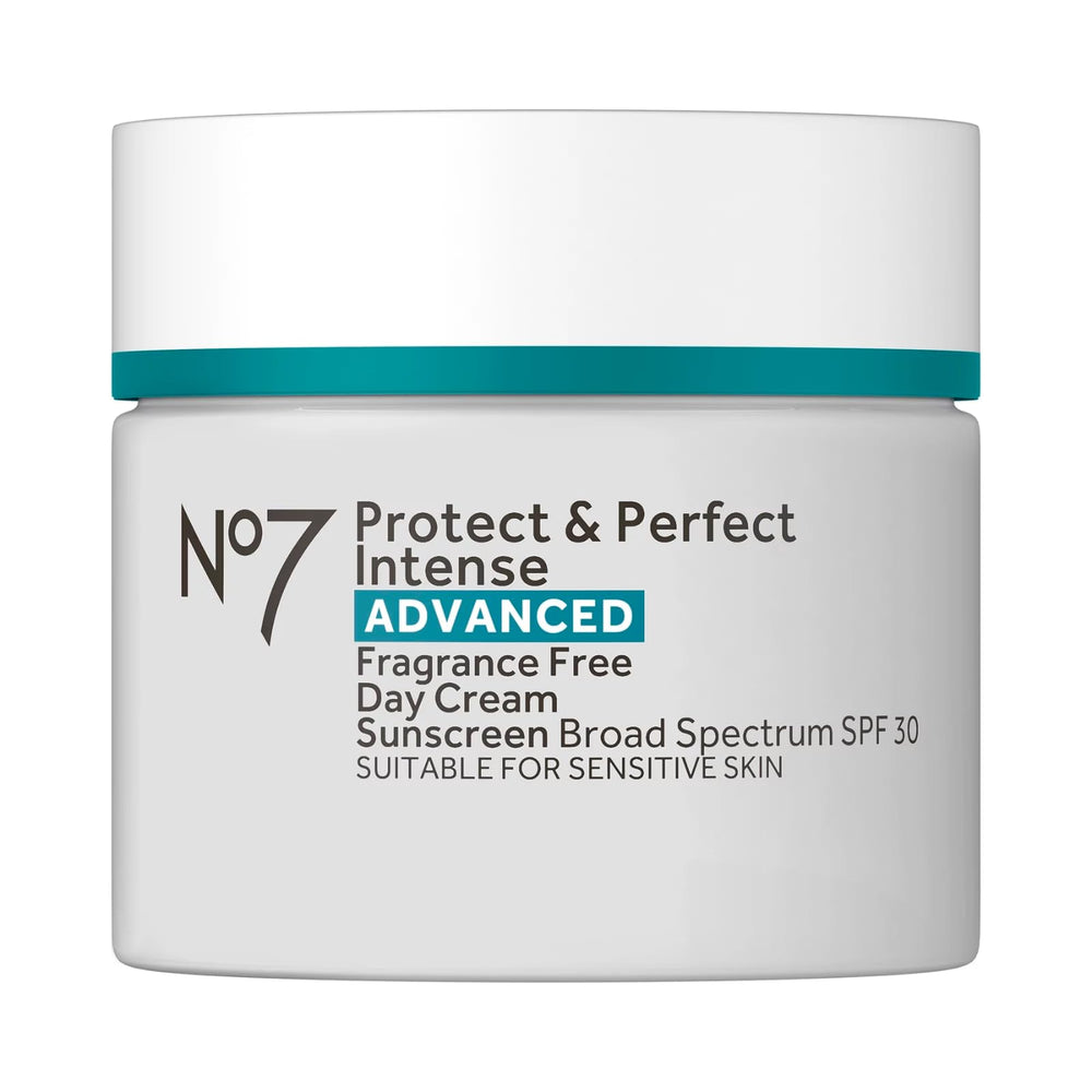 No7 Protect & Perfect en bouteille, hydratation SPF 30 pour le visage.