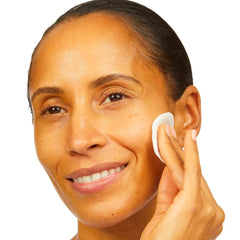 Activos anti envejecimiento y antioxidantes en No7 Protect & Perfect para el cuidado facial