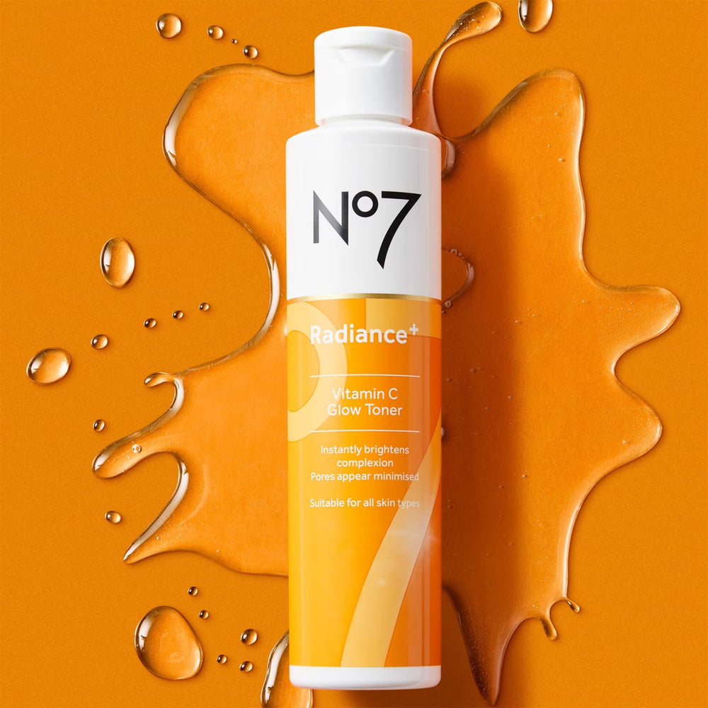 No7 Radiance+ Toner aporta brillo y prepara la piel para el cuidado diario.