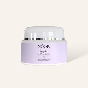 Noor Hair WonderLift crema textura suave para hidratación diaria y acabado mate ligero.