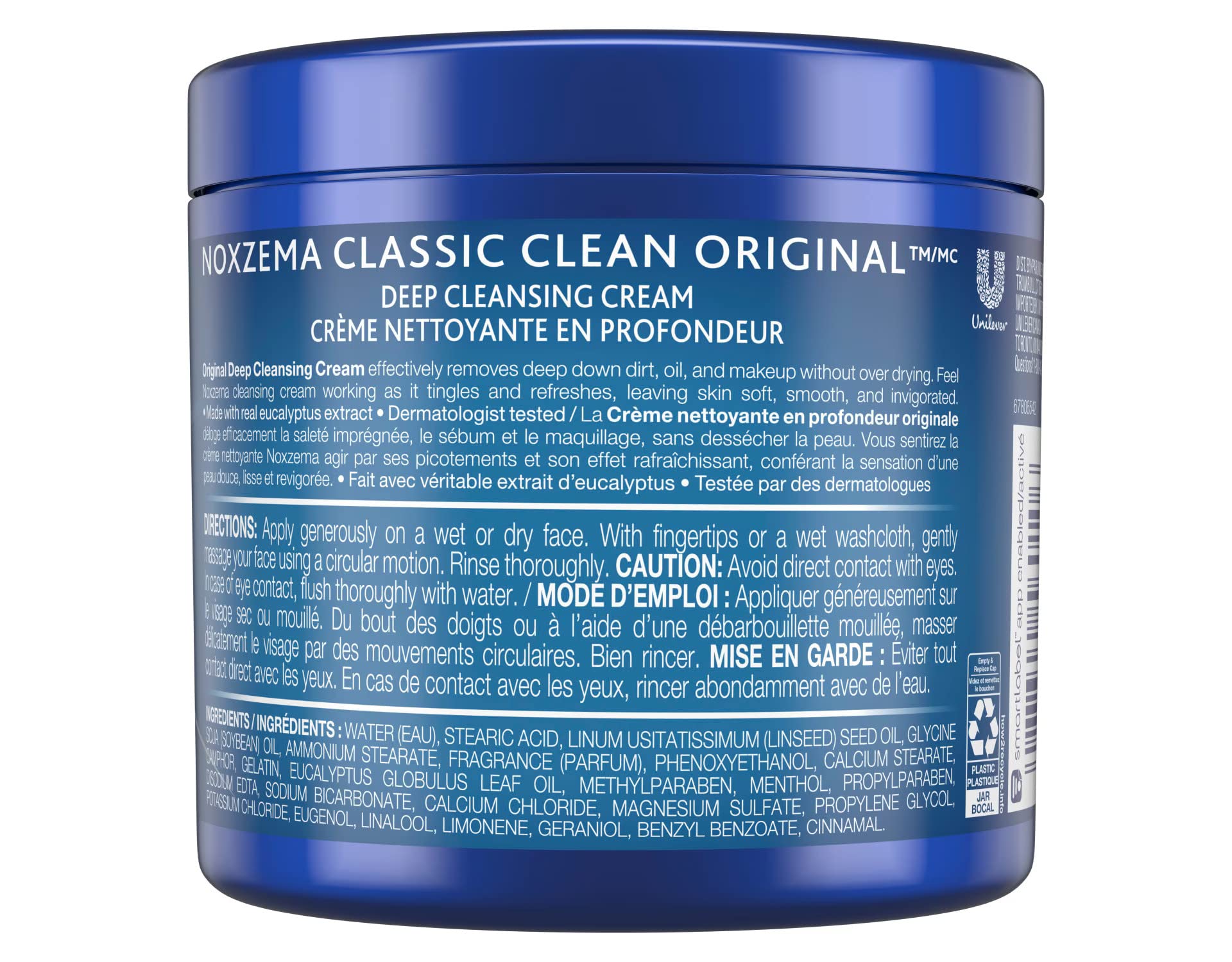 Application sur le visage avec Noxzema Classique Originale pour nettoyer en douceur.