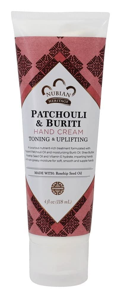Textura cremosa de Nubian Heritage Patchouli Buriti para manos suaves.
