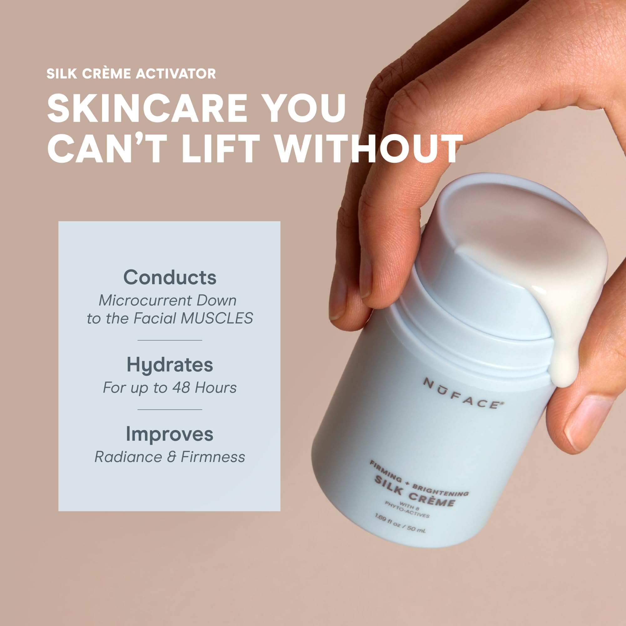 Textura crema de NuFACE Silk Creme Activator, hidrata y deja la piel suave.