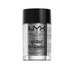 NYX Brillo facial y corporal plateado para resaltar rostro y piel.