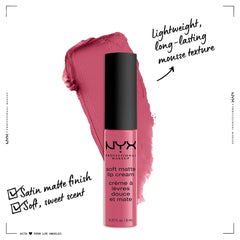 Aplicación suave de NYX Soft Matte Lip Cream Milan para color uniforme.