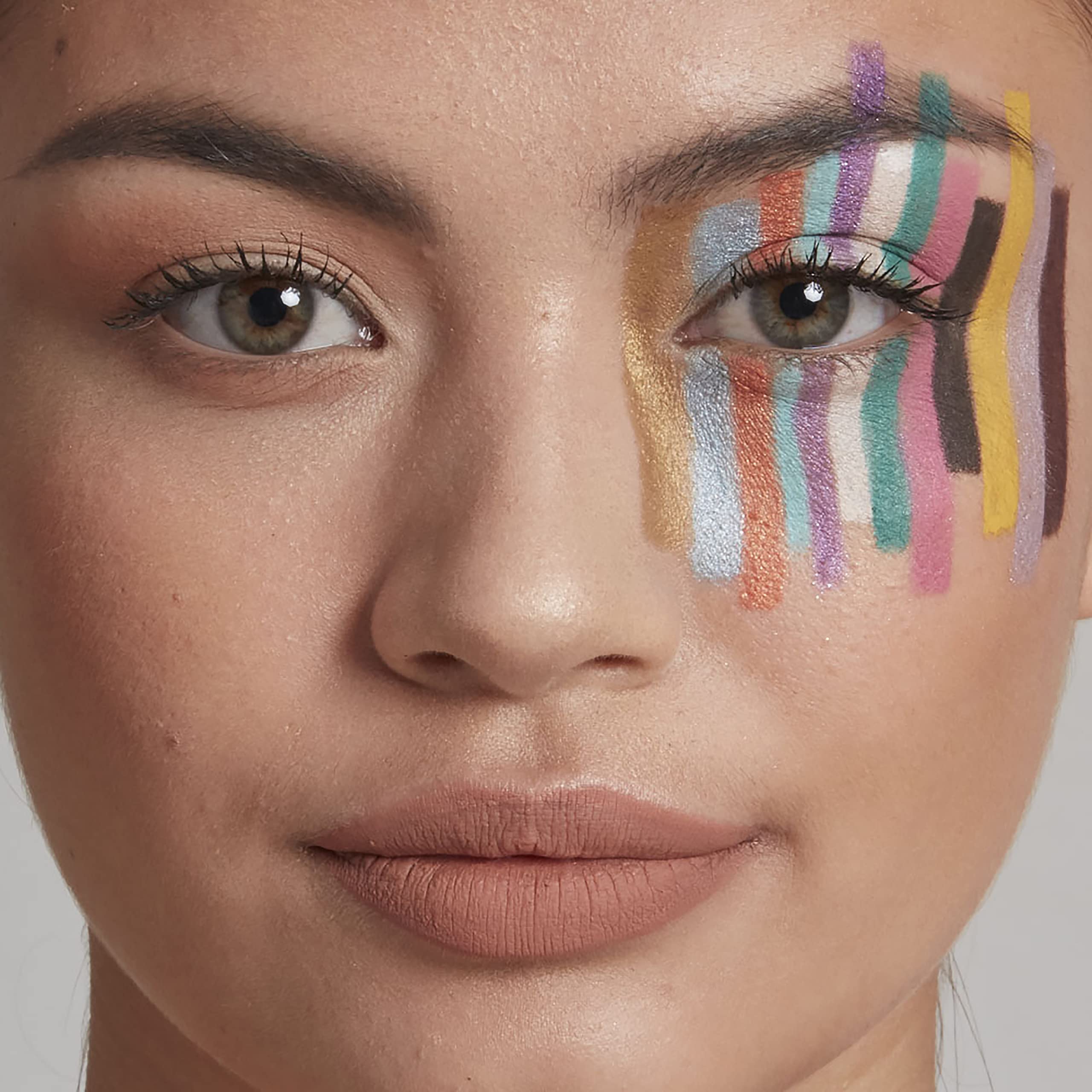 NYX Epic Wear Liner Stick Chill Blue, delineado preciso para looks definidos.