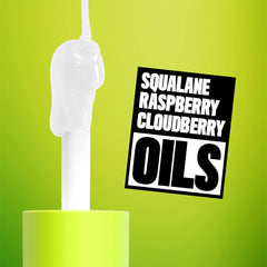 Textura hidratante de Fat Oil Lip Drip para labios suaves.