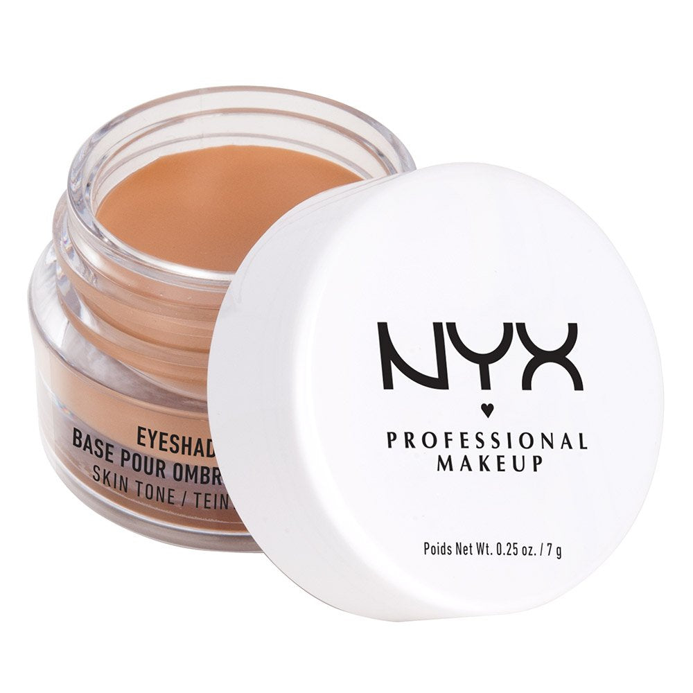 Base de sombras NYX envase crema tono piel para aplicación suave.