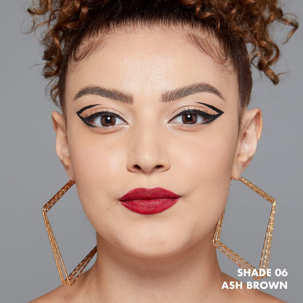 Mayor densidad en zonas escasas con NYX Lift & Snatch cejas.