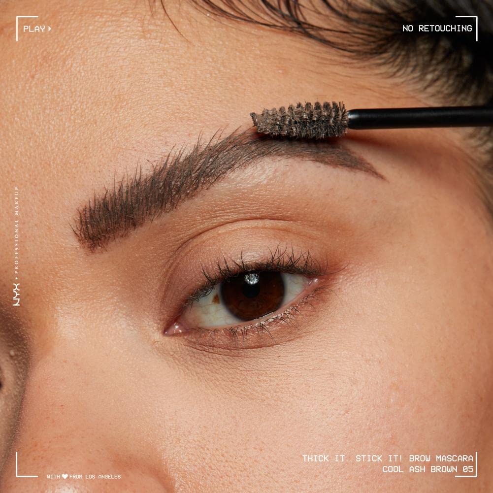 Fijación y definición con Thick It Stick It para un look de cejas pulido.