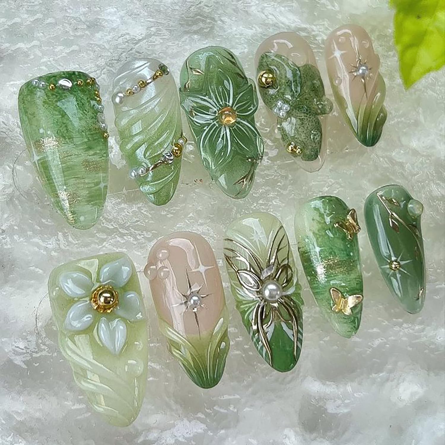 NZRAESTRS uñas postizas almendra media flor 3D con perlas para un aspecto elegante