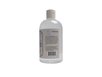 Aplicación diaria del tonico Oak & Sage para refrescar la piel.