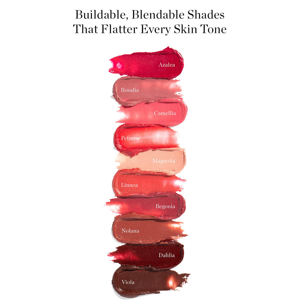 Ogee Magnolia portrait des lèvres avec finition légère.