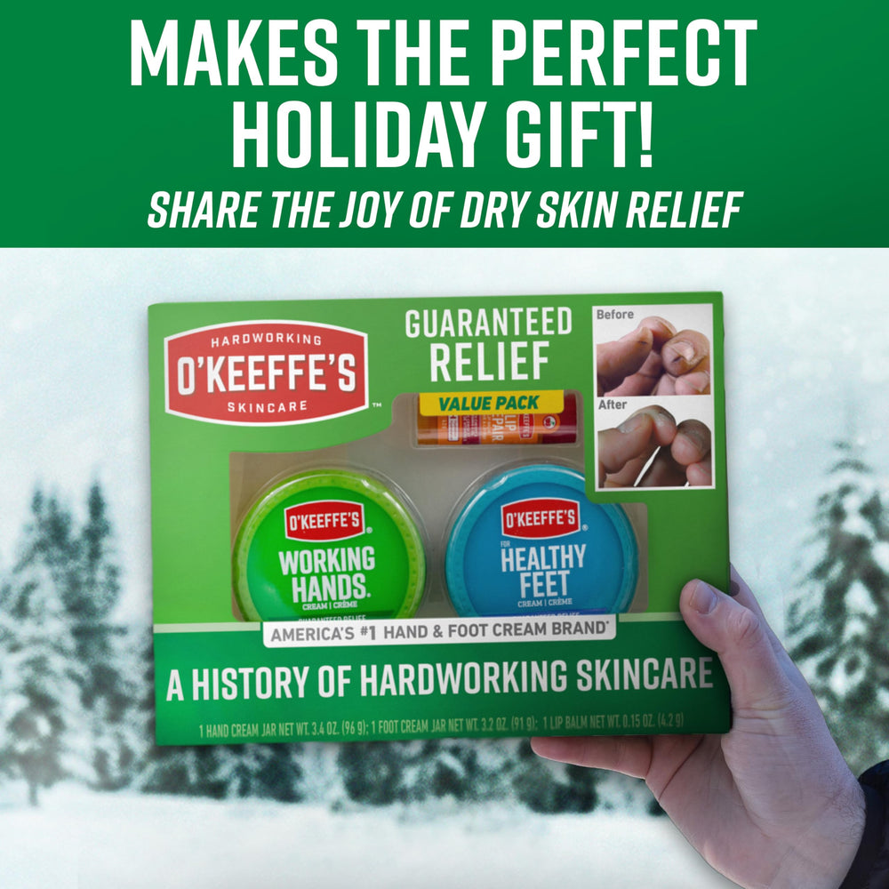 Caja regalo de O'Keeffe's con tres productos para manos, pies y labios.