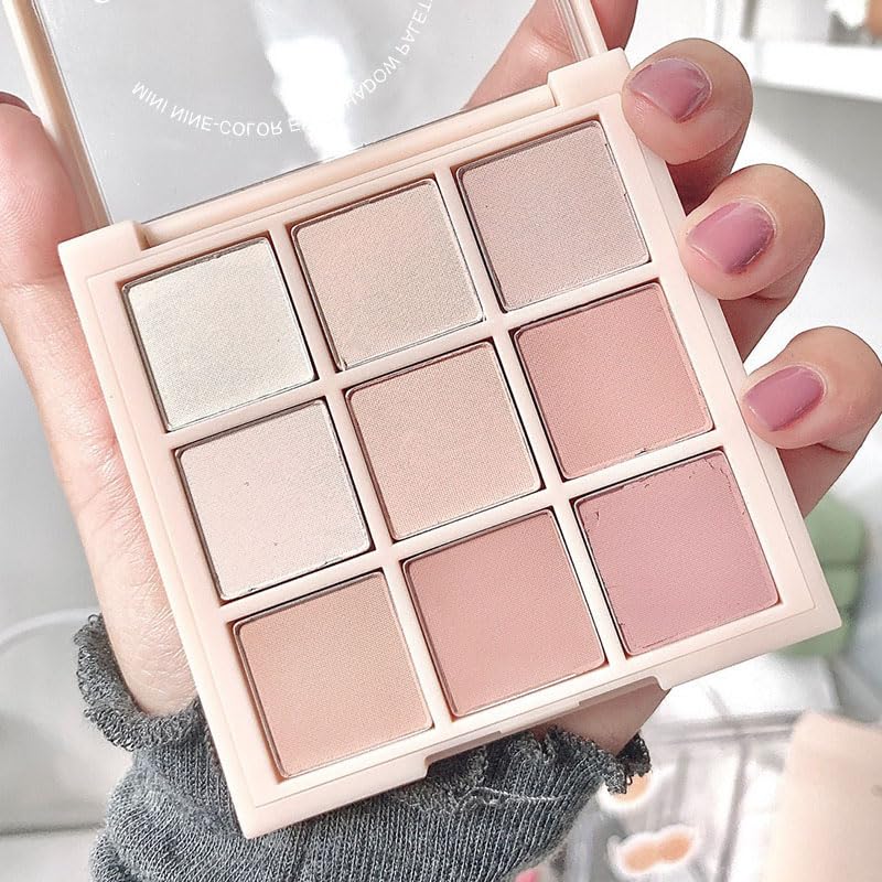 Okerker paleta de sombras 9 colores, tono mate para looks versátiles.