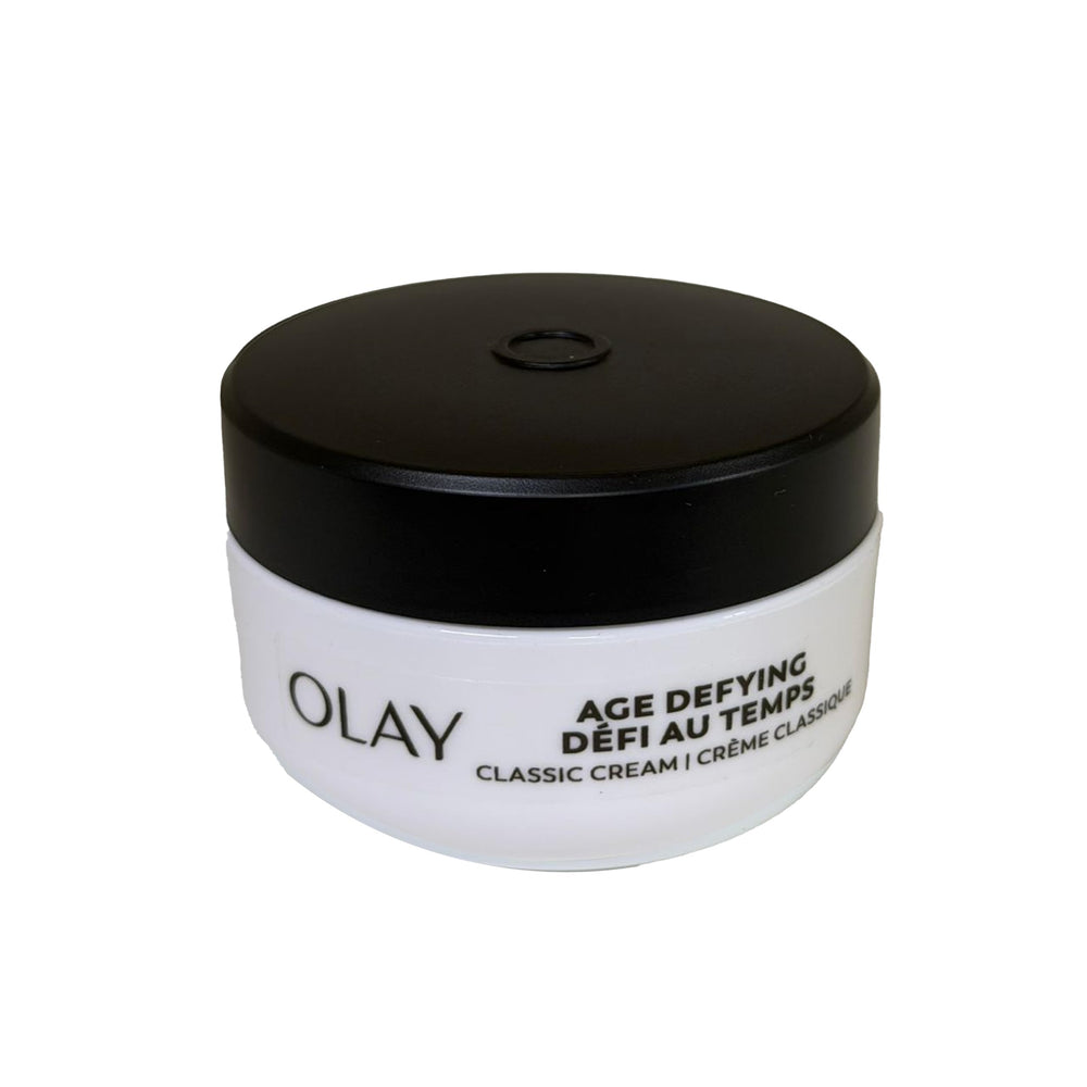 Hydratation quotidienne assurée par la crème Olay pour les peaux sèches.
