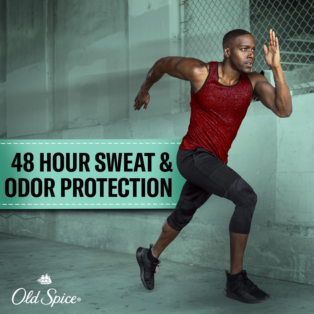 Emballage compact Old Spice Pure Sport Doux Solide, facile à transporter dans le sac.