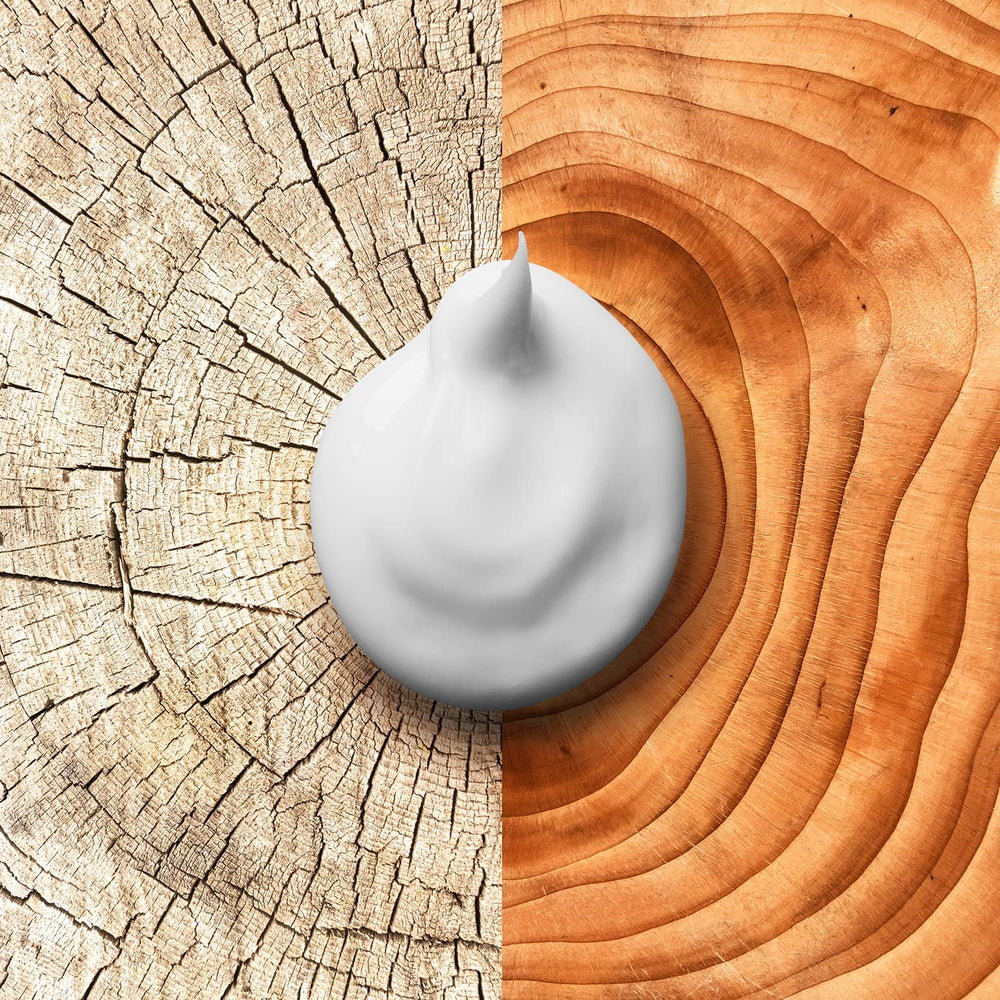 Étiquette Old Spice masculine raffinée sur le flacon.