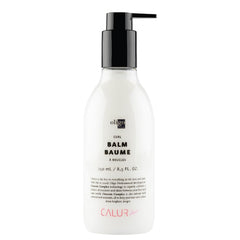 Oligo Professionnel Calura Curl Balm sur boucles definissant les cheveux.