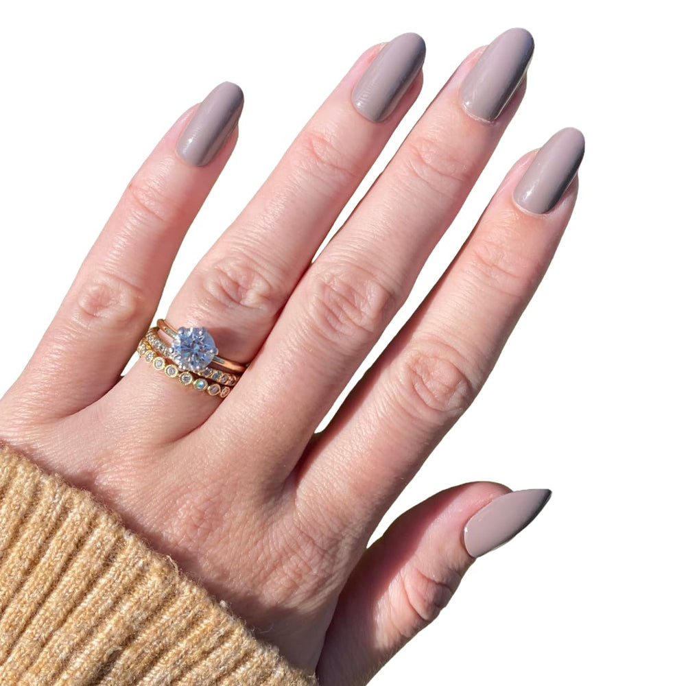 Olive & June Instant Mani con 21 tallas para ajuste cómodo y preciso.