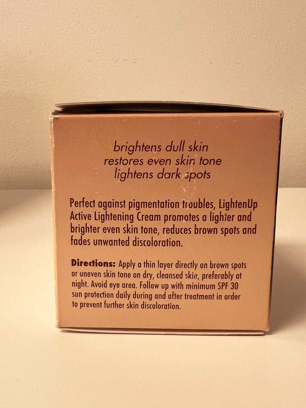 Protección SPF 50 y brillo suave con OMIC Lighten-Up Plus