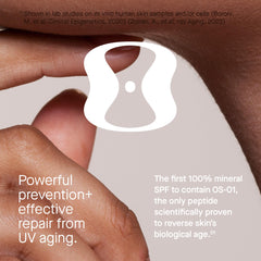 OneSkin OS-01, tinte sutil, se funde con la piel para un acabado natural.