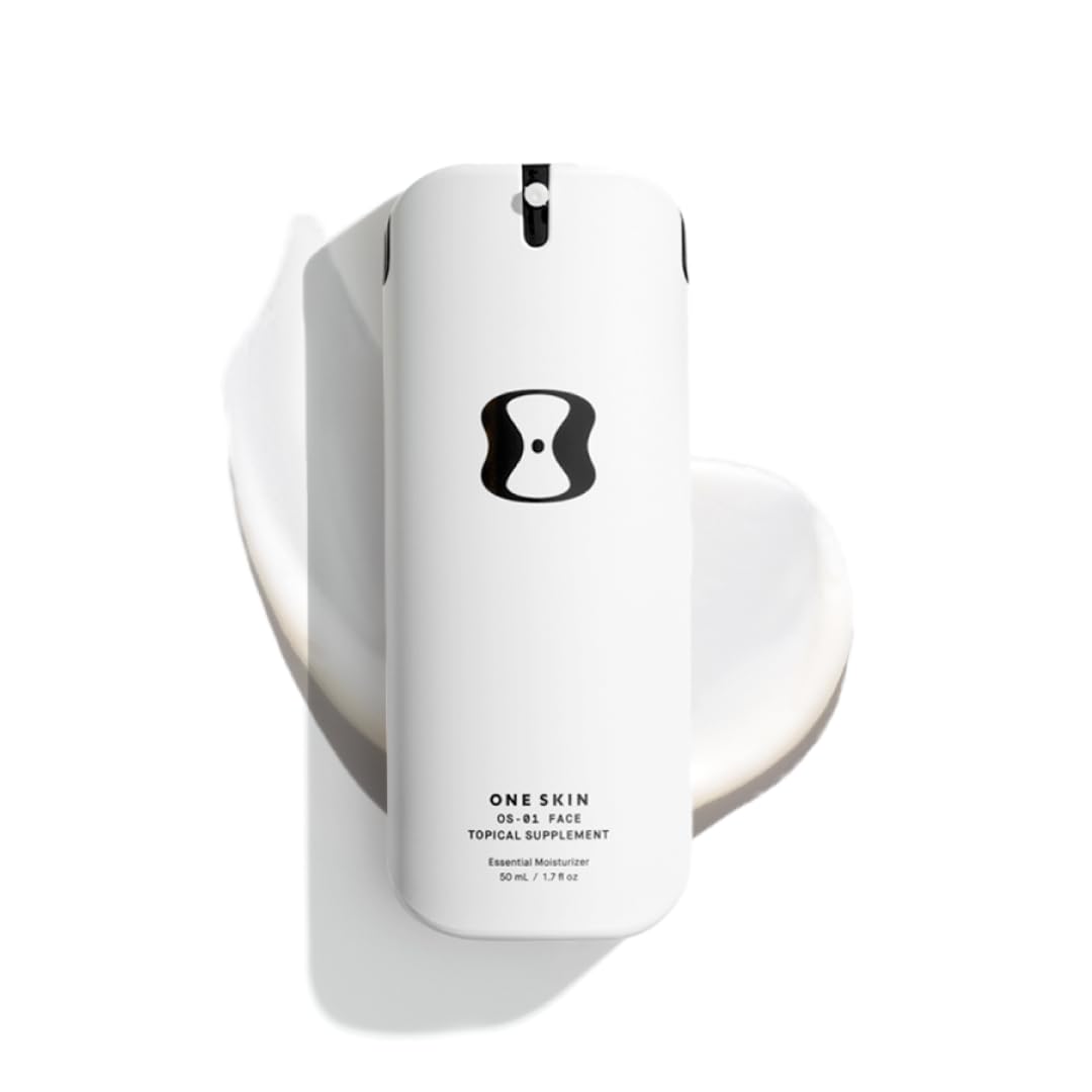 oneskin OS-01: botella con bomba para una aplicación limpia y dosis precisas.