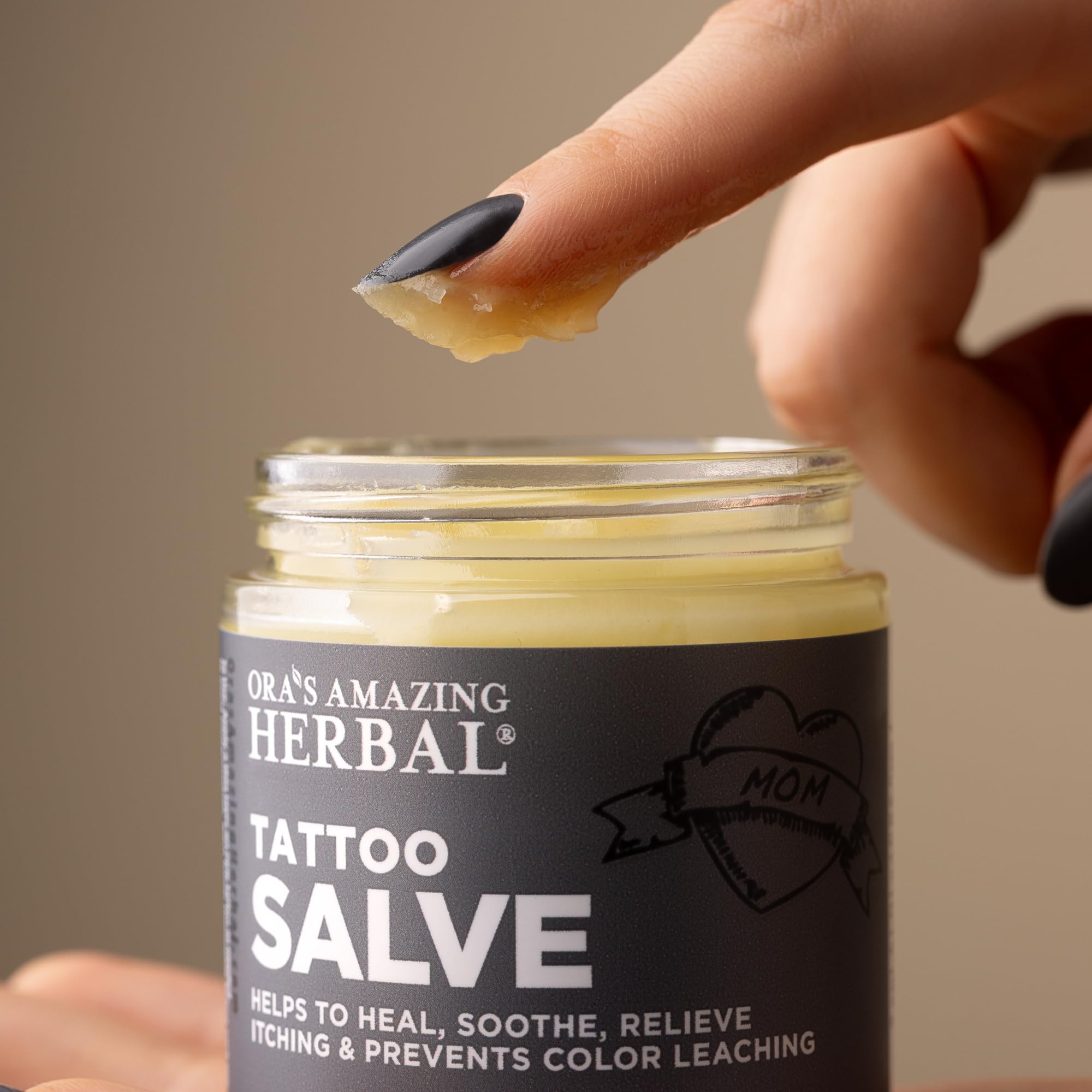 Ora's Amazing Herbal soin tatouage hydratant et durable au quotidien