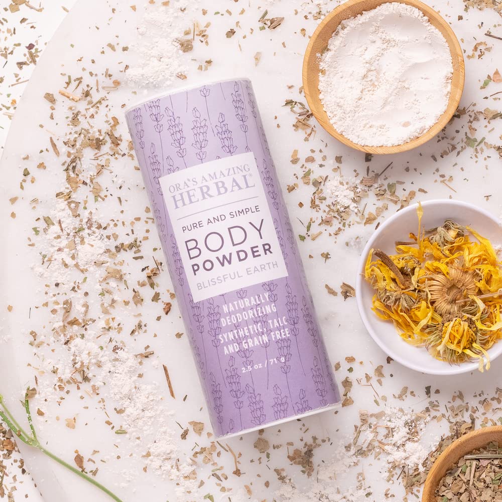 Polvo para pies de Ora's Amazing Herbal Blissful Earth, mantiene la comodidad durante el día.
