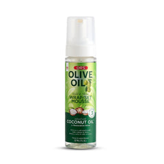 ORS Mousse con aceite de oliva ofrece brillo suave para un acabado radiante.