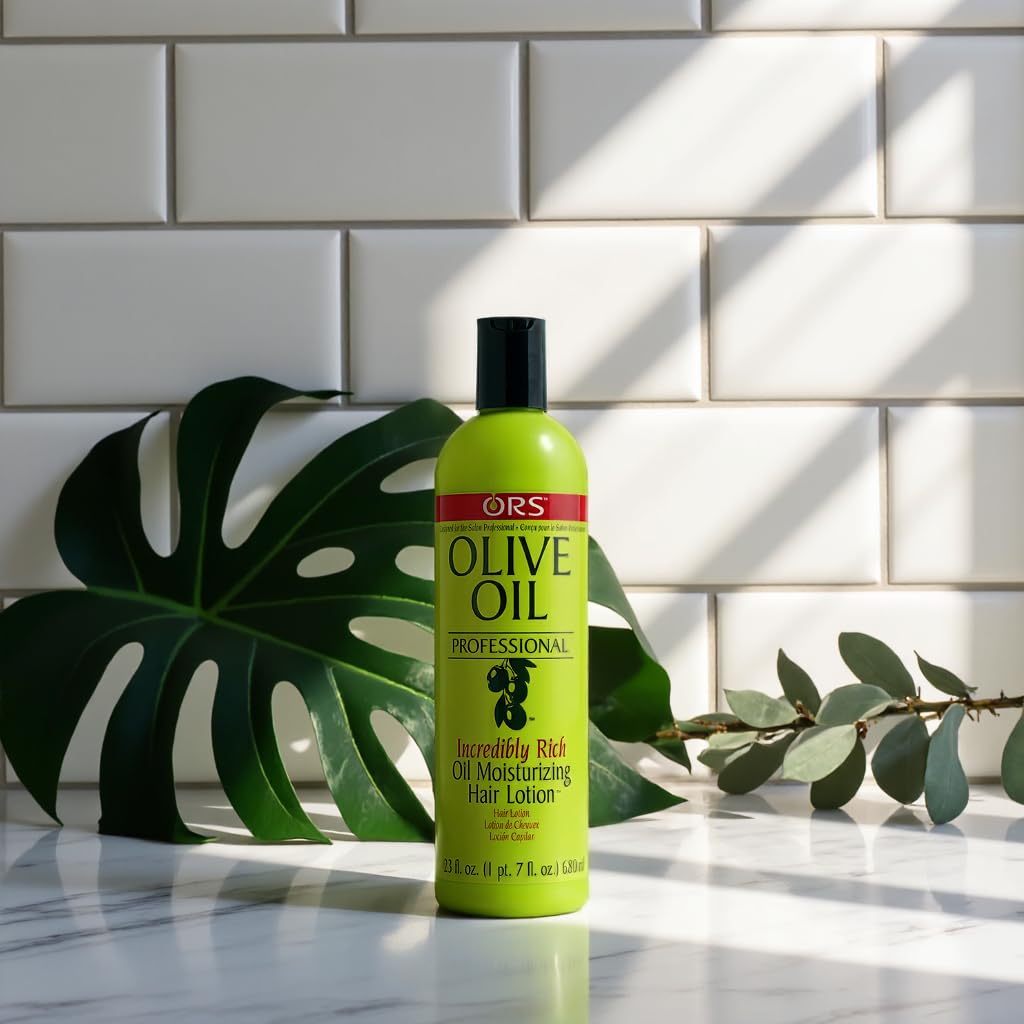 ORS Aceite de Oliva Profesional: aplicación en cabello húmedo para una hidratación equilibrada.