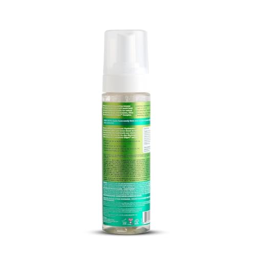ORS Mousse Definidora con agua de arroz aporta hidratación para cabello rizado.