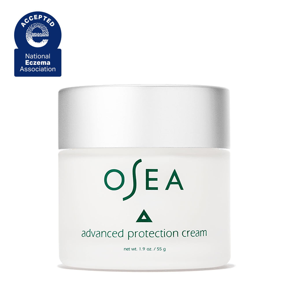 Crema OSEA con textura satinada, ideal para uso diario en piel seca y sensible.
