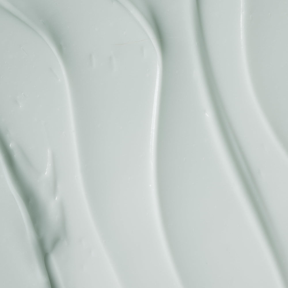 Textura sedosa de la crema de agua OSEA Seabiotic para un acabado suave