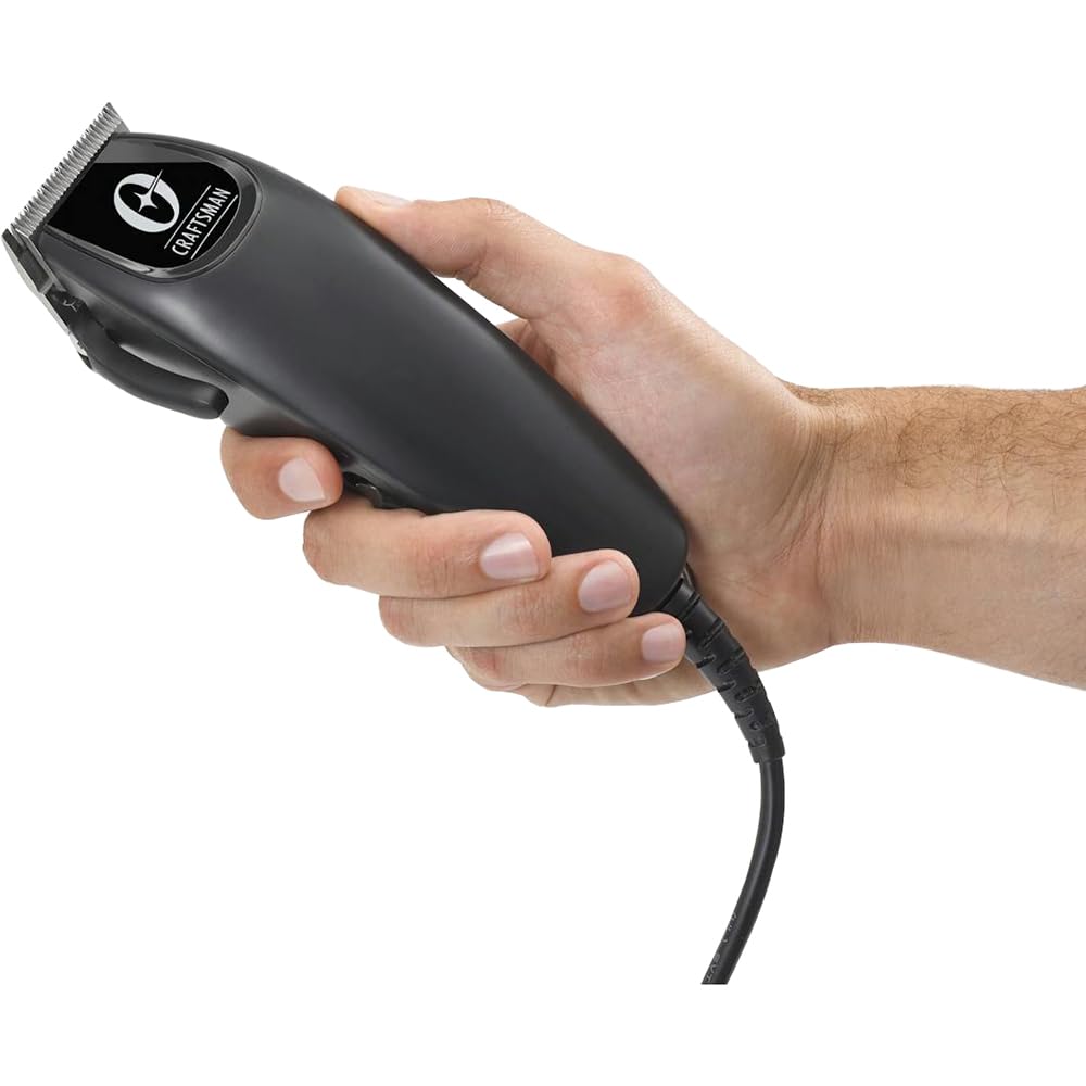 Recortadora Oster Ace Mini con motor magnético para cortes precisos.