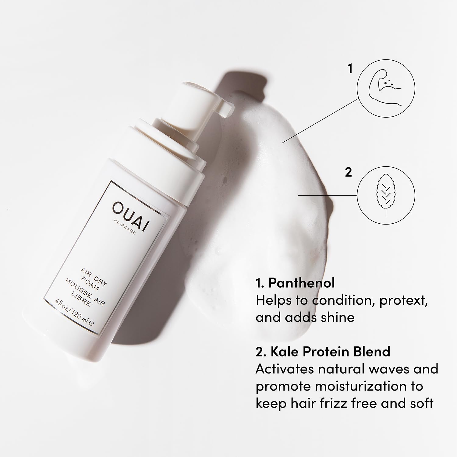 OUAI Air Dry Foam – texture légère démêle et protège les cheveux.