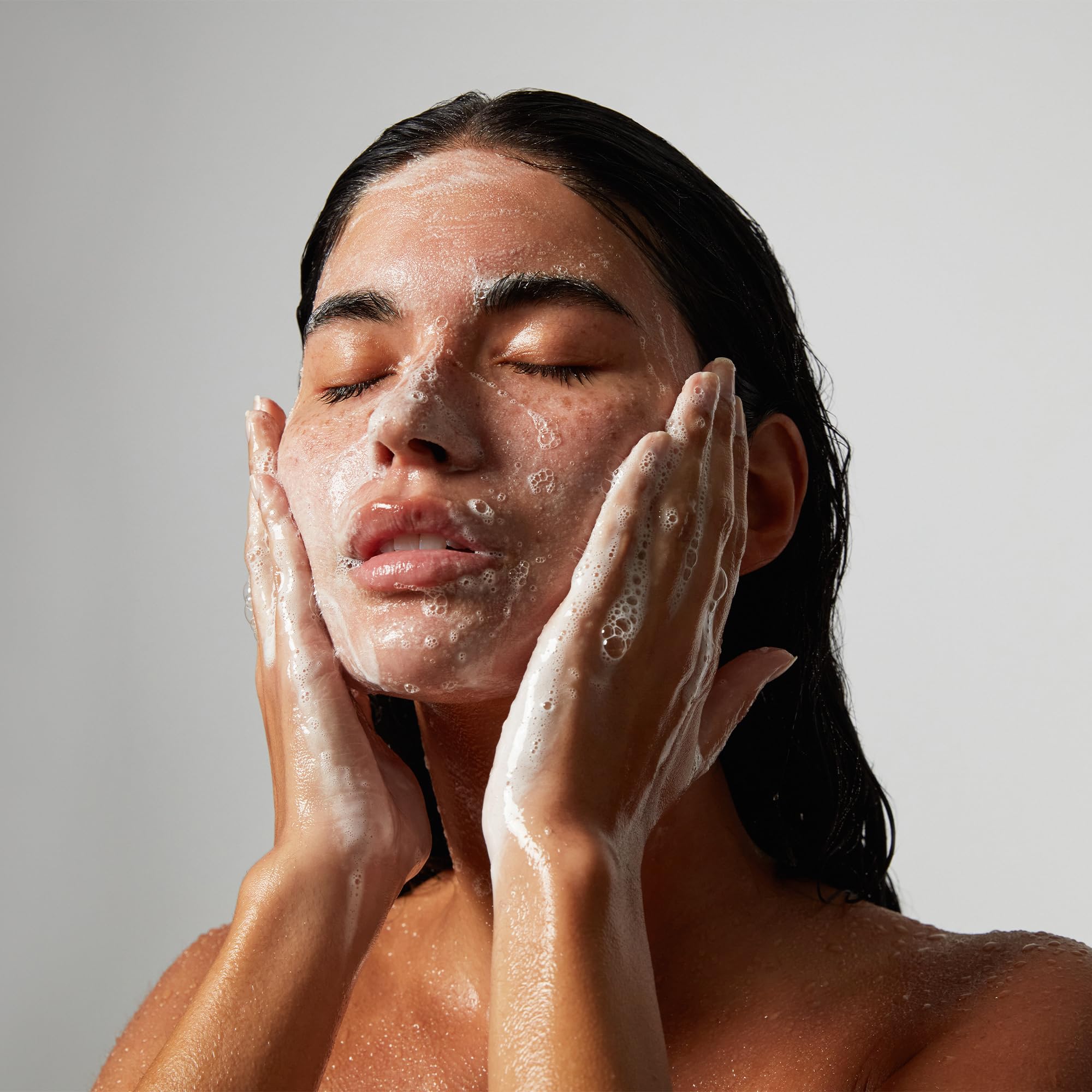 OUAI Detox-routine-quotidienne: pratique et efficace pour peaux actives.