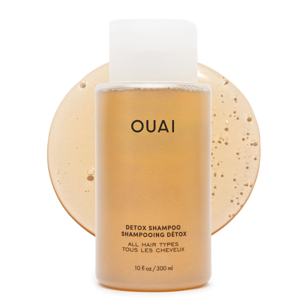 OUAI Detox Shampoing, bouteille-vinaigre-pomme purifie le cuir chevelu et rafraichit les cheveux.