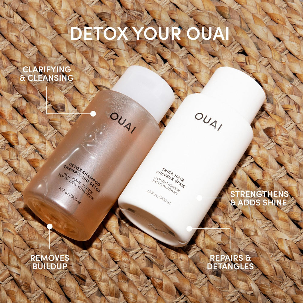 OUAI Detox Shampoo – texture crème visible pour purification en profondeur.