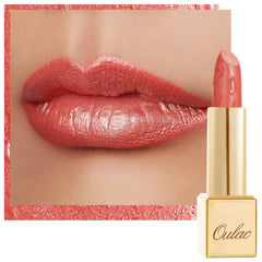 Oulac labial coral rosado, tubo con brillo metalico tridimensional para un look llamativo.