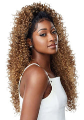 Outre Dominica encaje frontal HD transparente para una línea de cabello casi invisible.