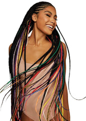 Outre X-Pression Braid quick-install in action on a model.