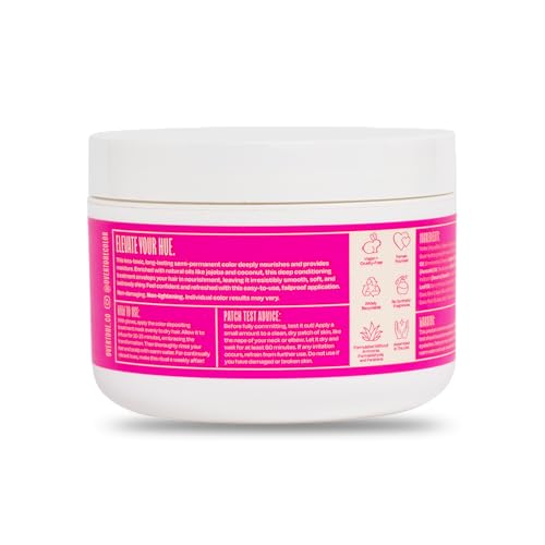 Textura cremosa del condicionador magenta de oVertone en cabello