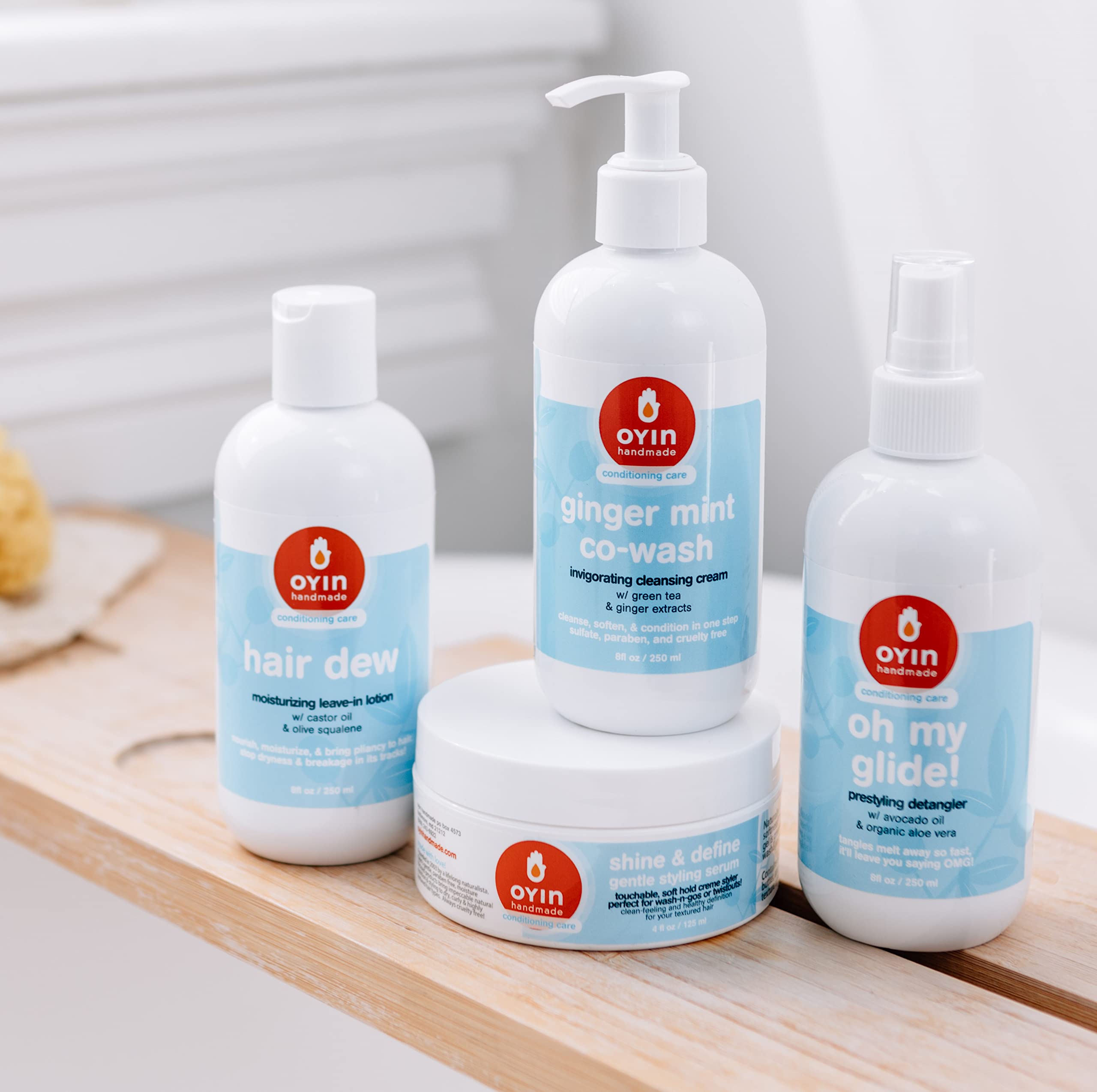 Esqualano de oliva en Hair Dew aporta flexibilidad y brillo al cabello.