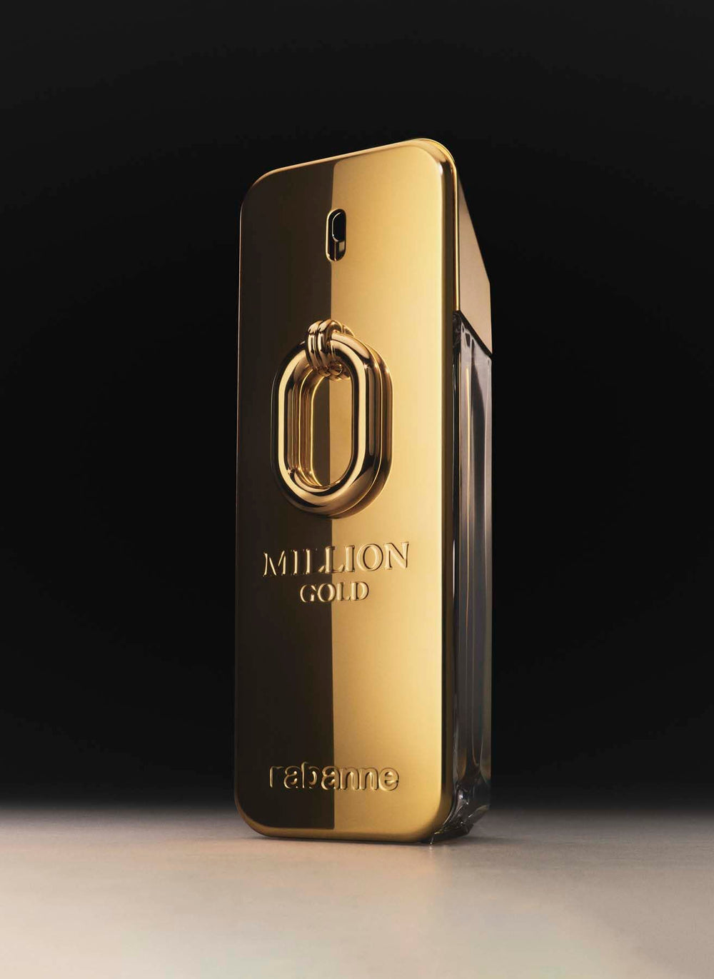 Ambiente nocturno sugerido para una ocasión especial con Million Gold Intense.