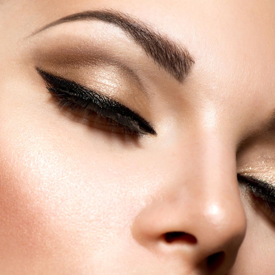Palladio Immortal Kajal delineador crema para ojos, versión ahumada suave.