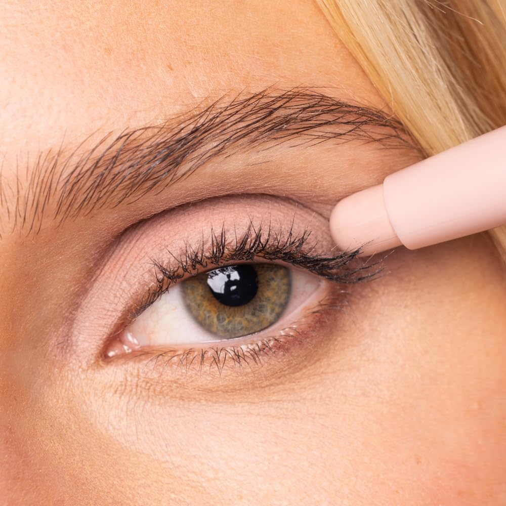 Palladio lapiz sombra ojos con esponja integrada para difuminar.